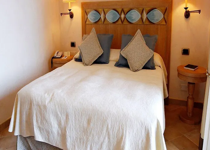 Hotell Petra Bianca 4*