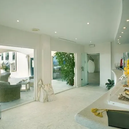Petra Bianca Otel 4*