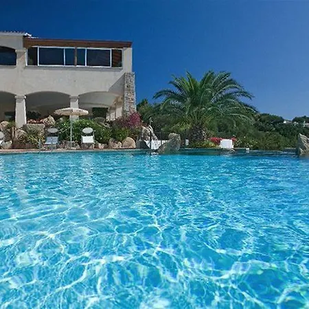 ペトラ ビアンカ 4*