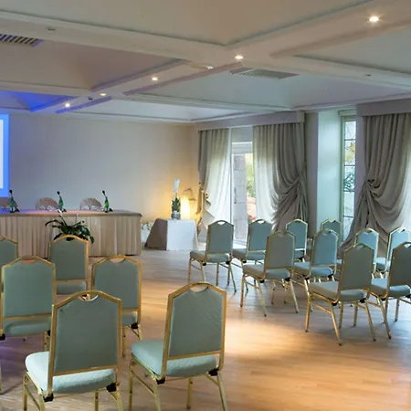 ホテル ペトラ ビアンカ 4*