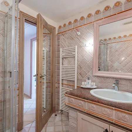 ペトラ ビアンカ 4*