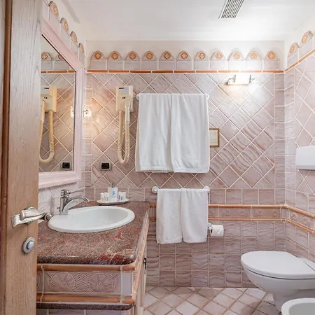 ペトラ ビアンカ ホテル 4*