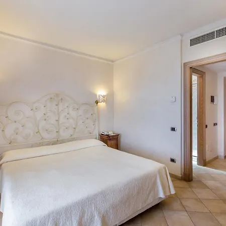 ホテル ペトラ ビアンカ 4*