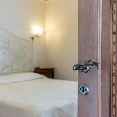 ホテル ペトラ ビアンカ 4*