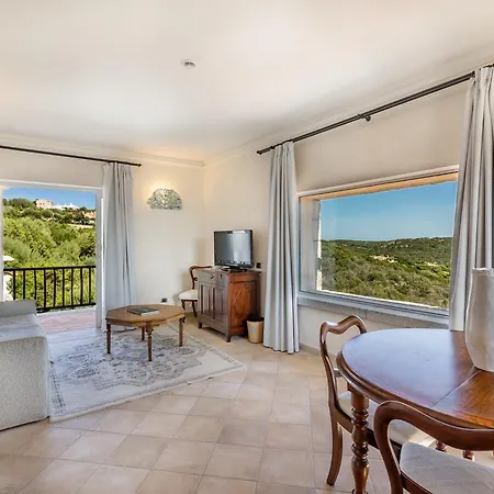 ホテル ペトラ ビアンカ