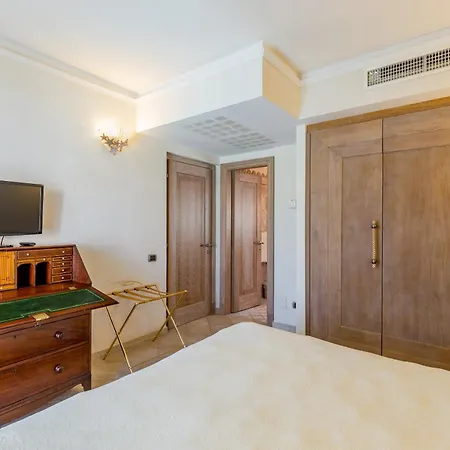 ペトラ ビアンカ ホテル 4*