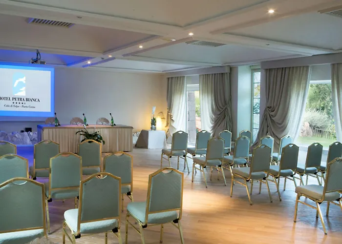 Hotel Petra Bianca 4*